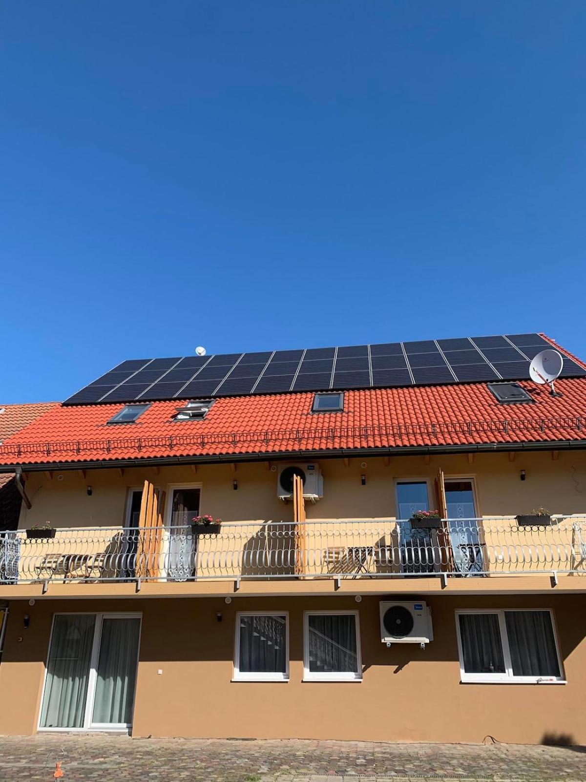 Molnar Apartman Zamárdi Exteriör bild